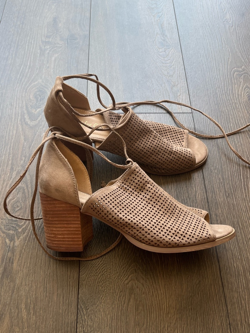 Arider Girl Lace-Up Perforated Block Heel Sandals